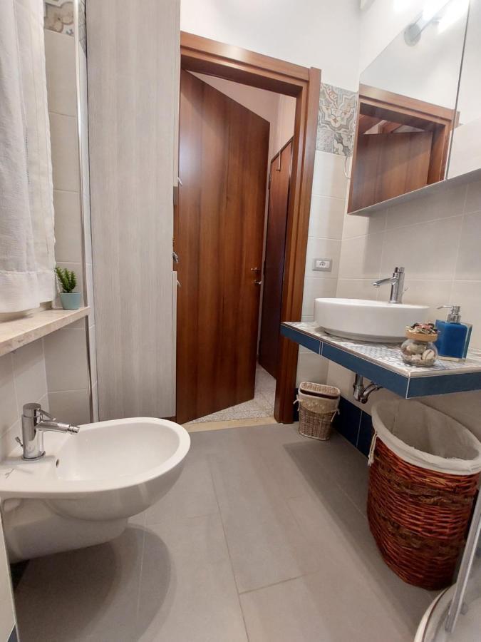 C R A Zy For Rhome Roma Eksteriør bilde